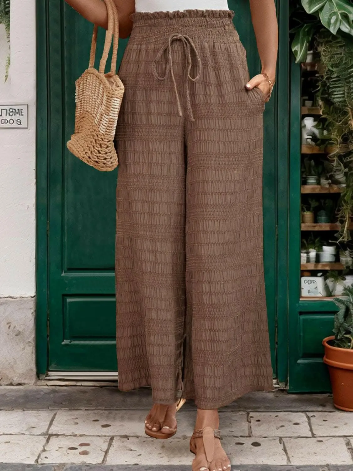 Chic tied wide leg pants