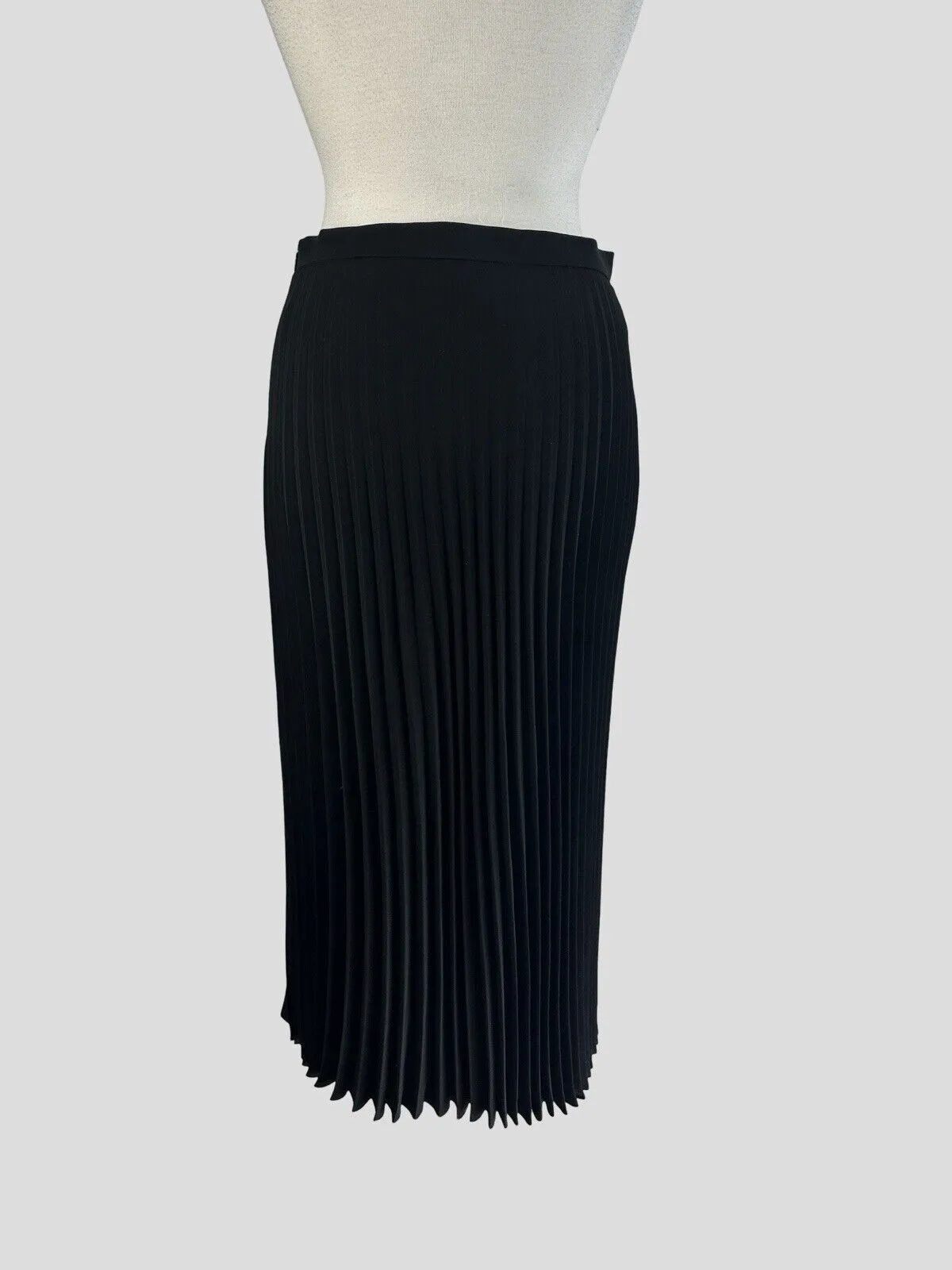 Max Mara black pleated midi skirt size UK12/US8