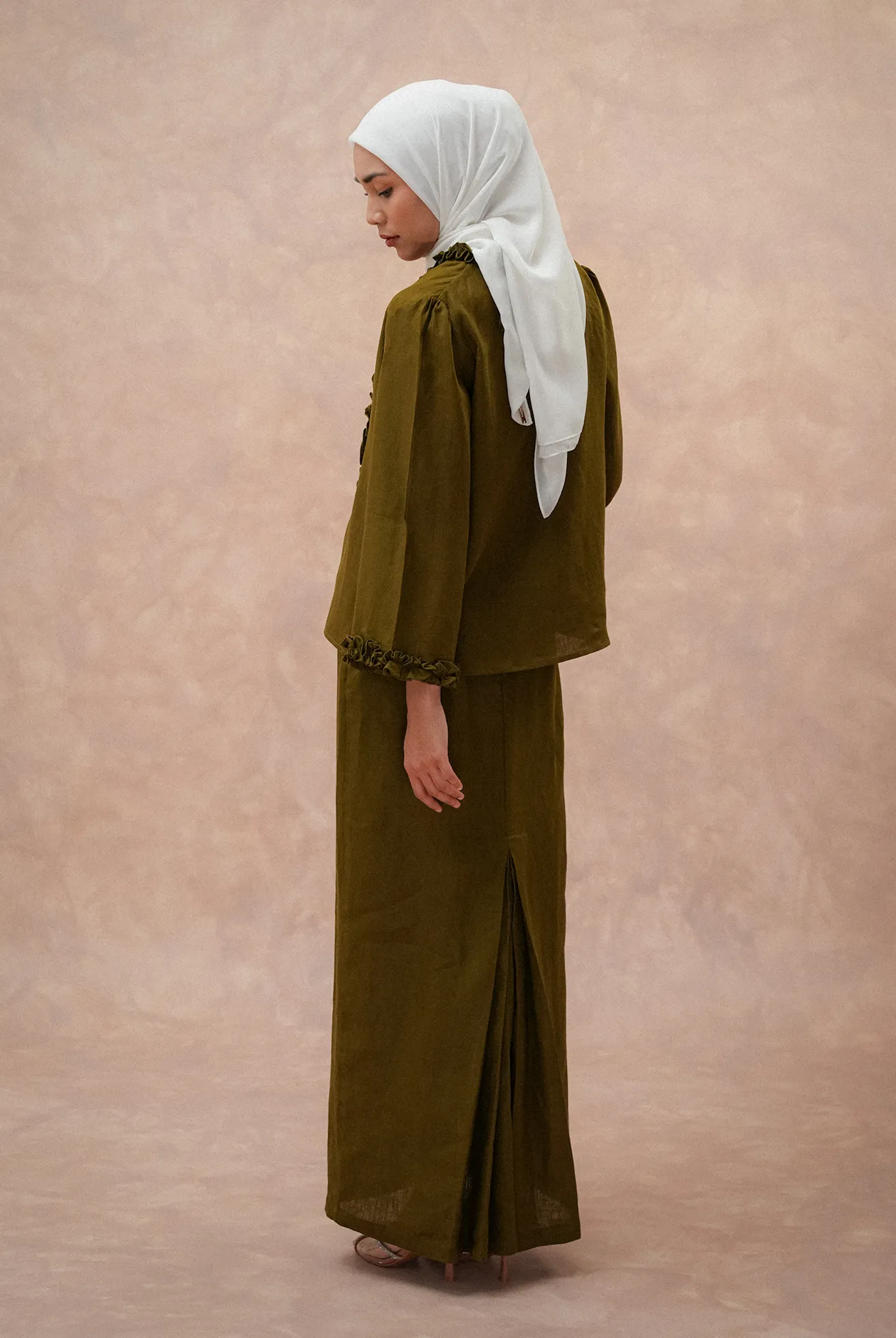 The Classic Pleated Linen Skirt in Olive